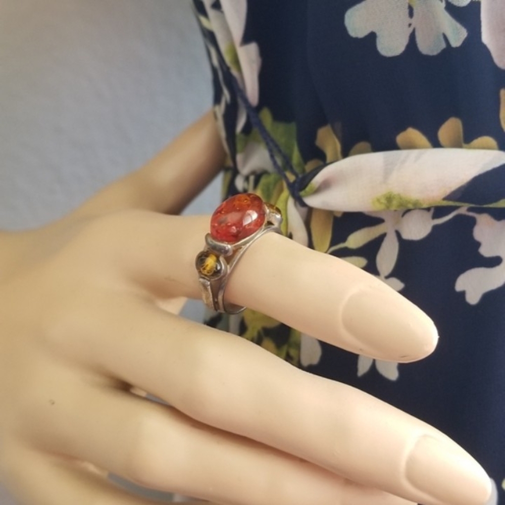Elegant Silver and Amber 3 Stone Ring